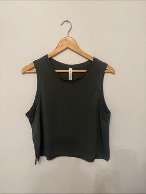Sleeveless Crop Tank Top - Women's